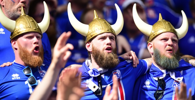 ME: Fotbaloví trpaslíci na šampionátu září. Komentátor Islandu dokonce málem přišel o hlas!