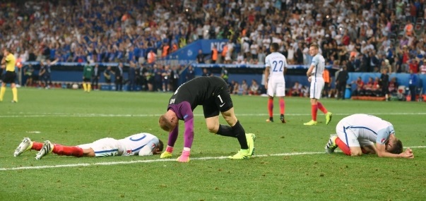 Anglický tisk o vyřazení fotbalistů: Připravili nám další brrrexit a naprosté ponížení!