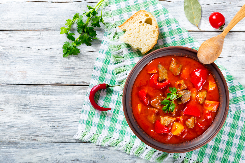 RECEPT FREKVENCE 1: Lečo s klobáskami. Bezva na chalupu!