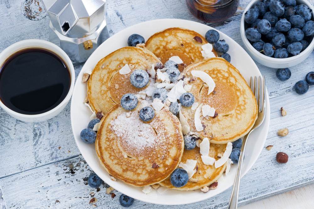 RECEPT FREKVENCE 1: Dejte si borůvkové lívanečky!