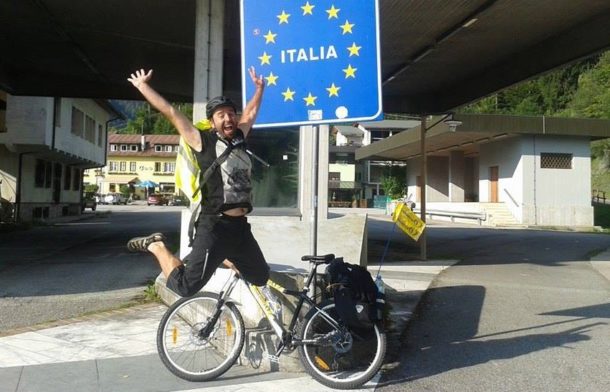 GALERIE: Už je v&nbsp;Itálii! Náš moderátor Míra Michálek se na&nbsp;kole nešetří