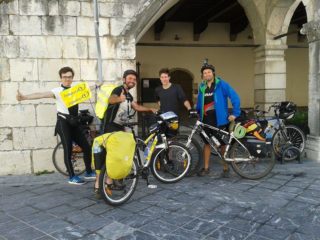 GALERIE: Míra Michálek v&nbsp;Itálii potkal české cyklisty i&nbsp;paní, která sleduje jeho cestu!