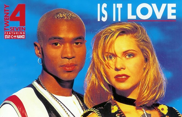 VIDEO: Zatančete si v práci při legendárním hitu Is It Love!