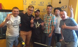 VIDEO: Eddie Stoilow zahráli v&nbsp;éteru živě Sluneční hrob! Podívejte se