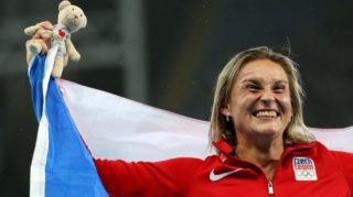 Medvídek Pída čaroval! Teď se Špotáková těší na&nbsp;zakázanou zahrádku