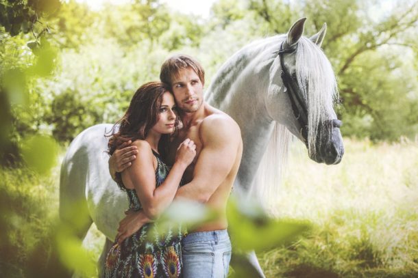 GALERIE: Sexy model si zamiloval koně! Podívejte se na&nbsp;fotky