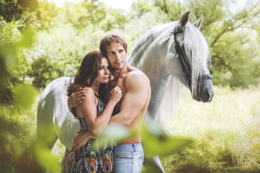 GALERIE: Sexy model si zamiloval koně! Podívejte se na&nbsp;fotky