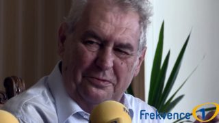 VIDEO: Poslechnout si Horáčkovu desku je pro&nbsp;mne ztráta času, řekl Zeman!
