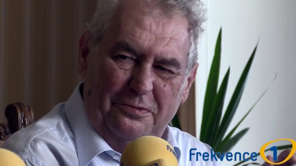 VIDEO: Poslechnout si Horáčkovu desku je pro mne ztráta času, řekl Zeman!