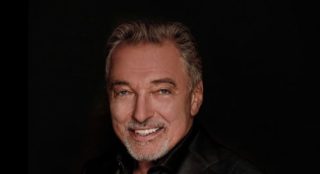 Karel Gott během několika hodin vyprodal svůj comebackový koncert!