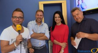 VIDEO: Čekala jsem setkání s&nbsp;Robertem De Nirem, řekla na&nbsp;oslavě Pokondrů Lucie Bílá!