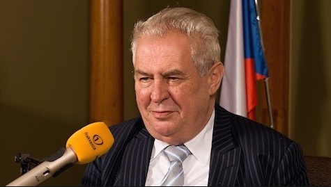Prezident v&nbsp;náladičce: Chválil Václava Havla i&nbsp;pražskou kavárnu!