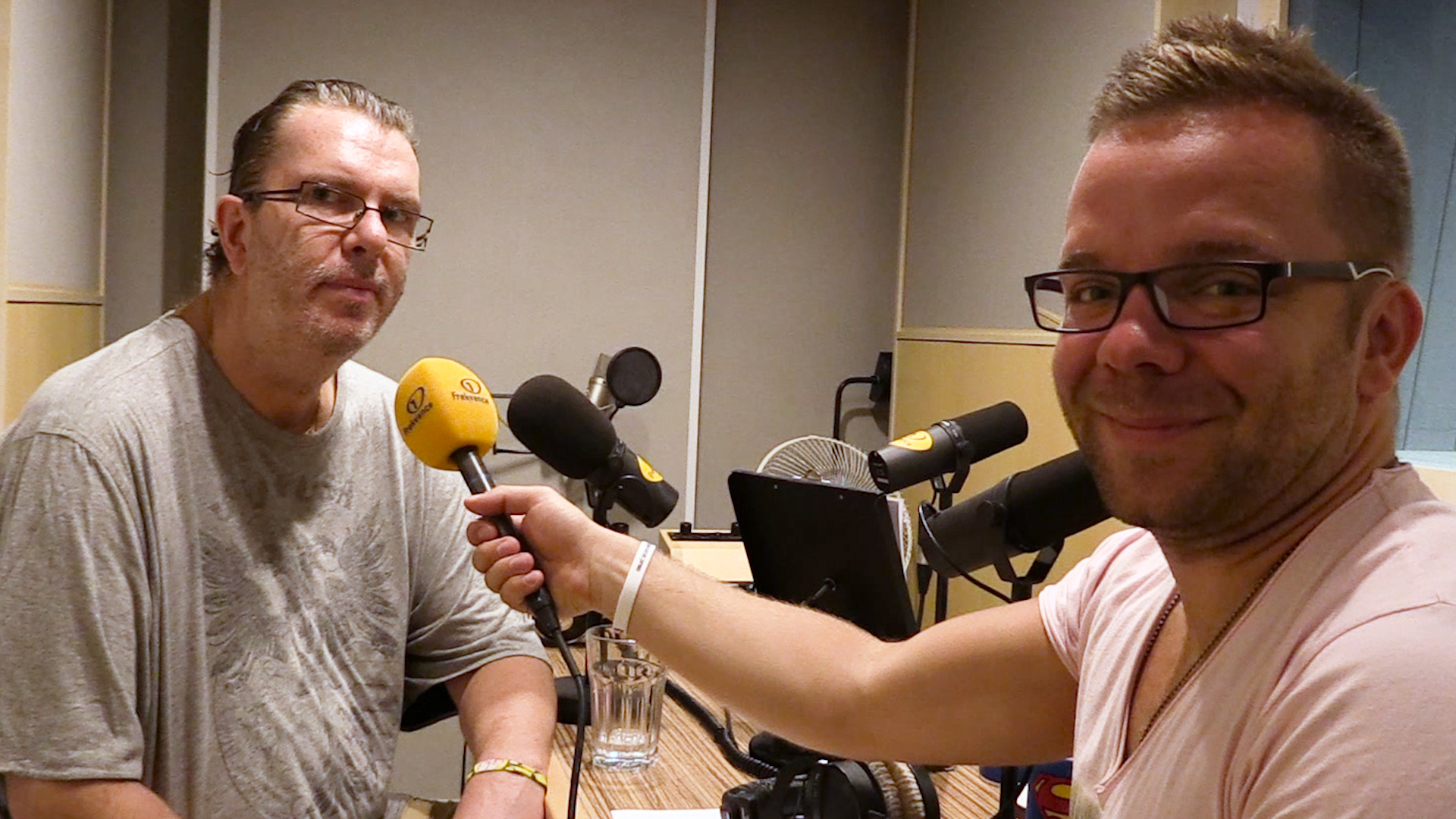 VIDEO: Před turné jsem relaxoval v Řecku! Ale bylo to drama, prozradil Richard Müller