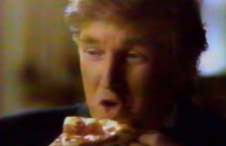 VIDEO: Prezidentský kandidát Trump natočil reklamu na&nbsp;pizzu! A&nbsp;to s&nbsp;Češkou po&nbsp;boku