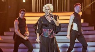 VIDEO: Roman Vojtek jako Helena Vondráčková! Podívejte se, jak zpíval Dlouhou noc