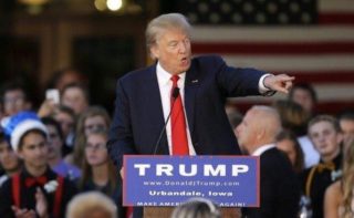 Chce se zalíbit? Z&nbsp;Trumpova volebního webu zmizela řada kontroverzních návrhů