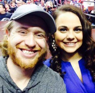 Jakub Voráček se stal tátou! Přítelkyně Nicole hokejistovi porodila syna