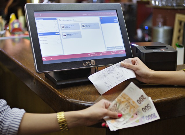 Startuje druhá vlna EET. Na řadě jsou od 1. března obchodníci