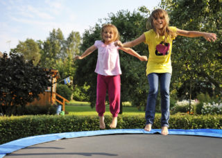 Jumping aneb cvičení na&nbsp;trampolínách