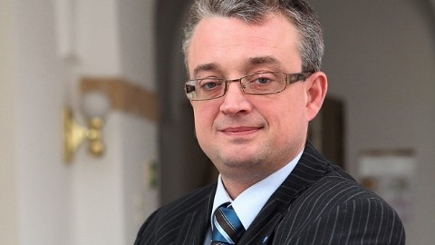 Jsem bojovník proti zakazování kouření, mohlo by být nahrazeno jinou drogou, řekl v&nbsp;Pressklubu Marek Benda