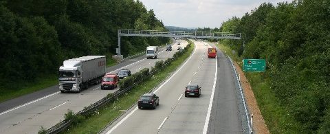 Na dálnici 140 km/h? Ministr Ťok zvažuje změny v dopravě. ANKETA