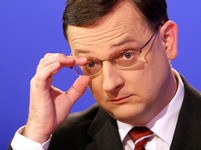 Premiér Nečas na&nbsp;Frekvenci 1: Můžu říct, kdo NEBUDE ministrem vnitra!