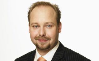 Připravuje nový služební zákon a&nbsp;tvrdí, že je zapotřebí také zákon o&nbsp;referendu. Jeroným Tejc, poslanec ČSSD a&nbsp;právník