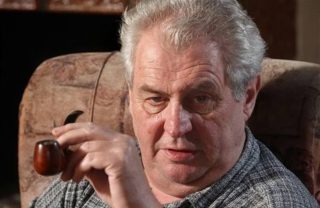 Zeman: Je to debilní revoluce