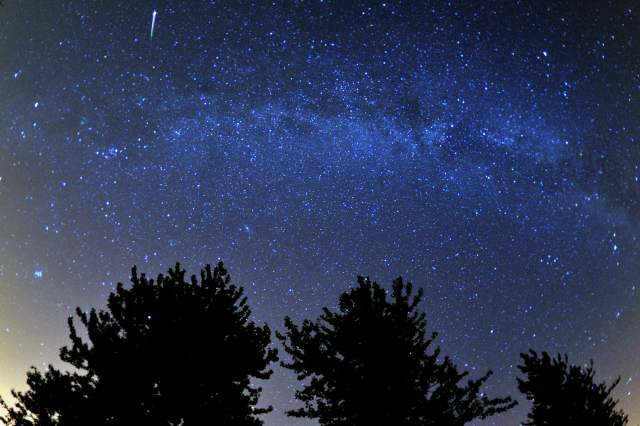 Nebeská podívaná! Noc na čtvrtek rozzáří meteorický roj Geminidy, vidět bude až tisíc létavic