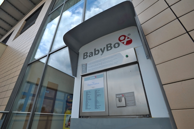 Do babyboxu v&nbsp;Klatovech někdo odložil nedonošenou holčičku, dostala jméno Leopolda