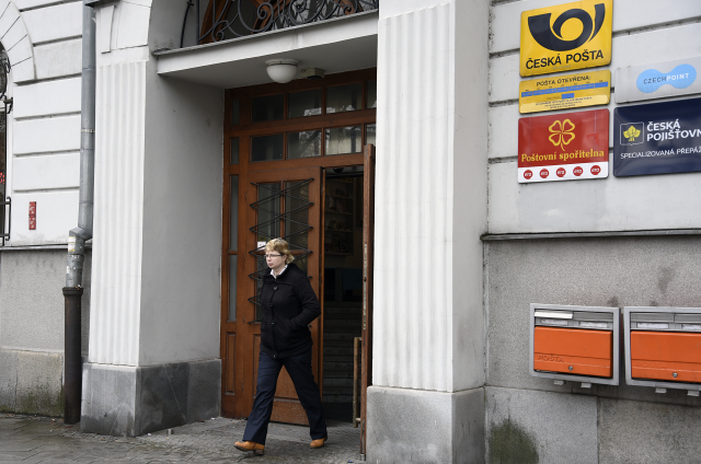 Poradce šéfa KSČM bere na&nbsp;poště 55 tisíc měsíčně. Nikdo ho však v&nbsp;práci neviděl