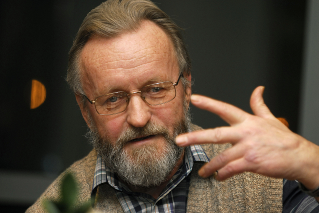 Nechceme přihlížet smrti otce. Tomáš Hradílek ukončil na přání rodiny hladovku