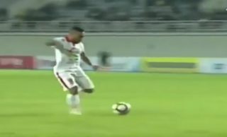 VIDEO: Nejrychlejší fotbalista světa? Gólové sólo sprintera baví internet