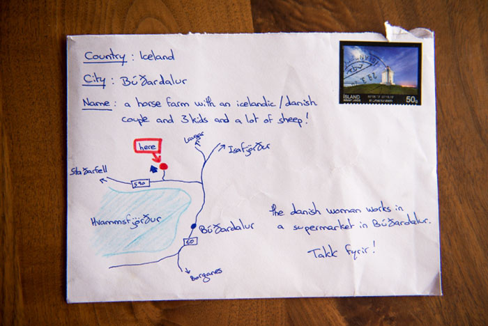 Muž neznal adresu, tak na&nbsp;dopis nakreslil mapku. Zazvonil pošťák u&nbsp;správných dveří?