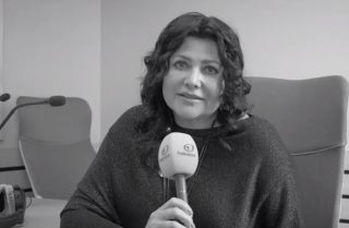 Vtipy o&nbsp;tchyních mi nevadí, já je ale v&nbsp;hlavě nenosím, řekla Ilona Csáková na&nbsp;Frekvenci 1