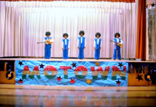 Ze školáků šílí internet! Partička kluků předvedla skvělou show podle legendárních The Jackson 5. VIDEO