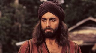 O uhrančivý pohled legendární Sandokan s&nbsp;léty nepřišel. Podívejte se, jak dnes idol Kabir Bedi (71) vypadá. GALERIE