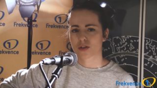Katarína Knechtová na&nbsp;Frekvenci 1 zazpívala slavnou skladbu Za tebou