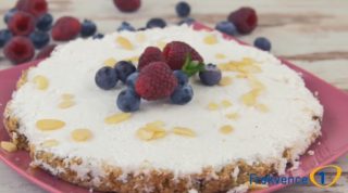 Chuťovky Frekvence 1: Připravte si zdravý kokosový koláč s&nbsp;ovocem