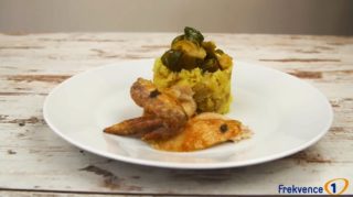 Chuťovky Frekvence 1: Kuře pečené se šalvějí s&nbsp;bramborami a&nbsp;kapustou