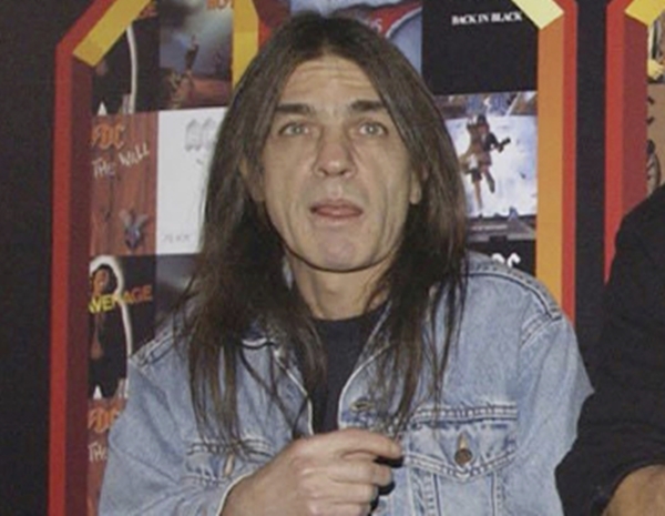Zemřel spoluzakladatel AC/DC Malcolm Young, bylo mu 64 let