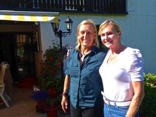Martina Navrátilová utekla z&nbsp;Wimbledonu do Česka. Trhala třešně u&nbsp;Vondráčkové