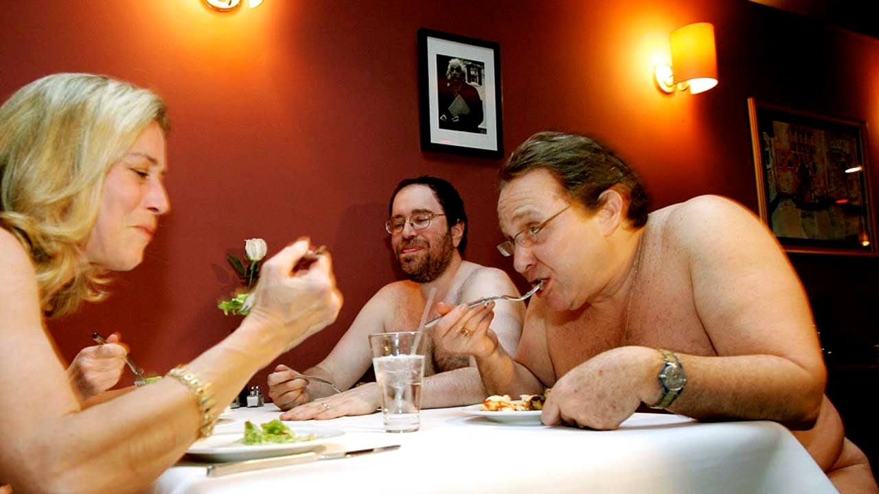 V Paříži otevřela první nudistická restaurace. Oblečení mohou chodit jen číšníci