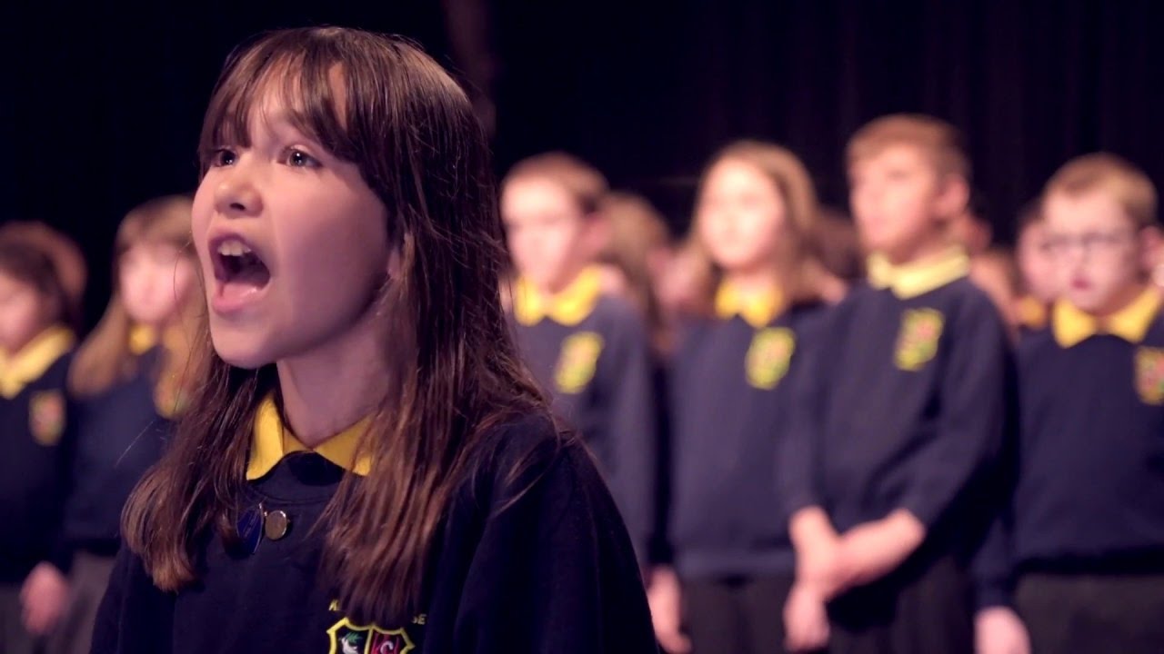 Desetiletá dívka s&nbsp;autismem naprosto božsky zazpívala Hallelujah. Stačí pár tónů a&nbsp;dostane i&nbsp;vás