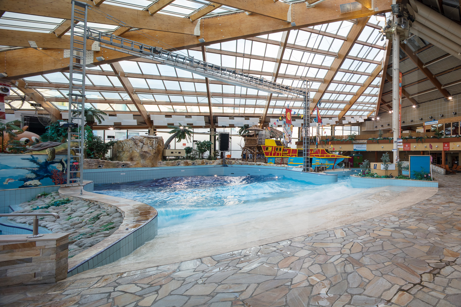Vyhraj 8 celodenních vstupenek Aquapalace Praha!