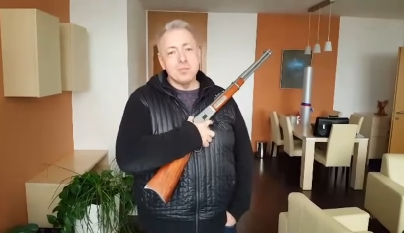 Bezpečná země, nebo Divoký západ? Chovanec chce lidem umožnit střílet teroristy, smysl návrhu vysvětluje na VIDEU