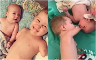 Nemá ručičky, to mu ale nebrání pomoci bráškovi. Maminka zachytila dojemný okamžik mezi sourozenci