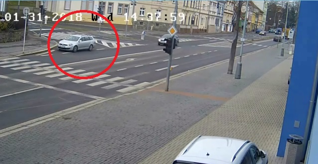VIDEO: V&nbsp;Ústí bourala opilá těhotná žena. V&nbsp;autě navíc vezla dvouletou dcerku