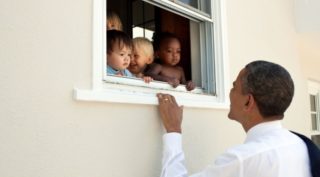 Autorem nejlajkovanějšího tweetu v&nbsp;historii je Barack Obama, odsuzuje v&nbsp;něm rasismus