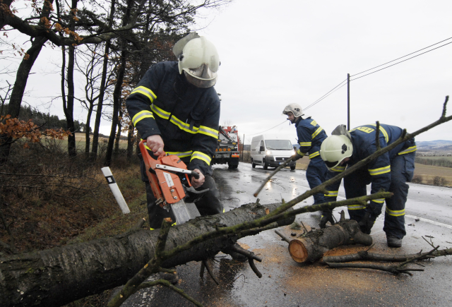 Atlantikem se k&nbsp;západní Evropě žene hurikán Ophelia